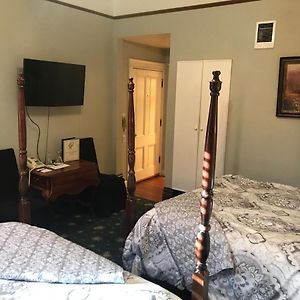 Queen Room Two Queen Beds